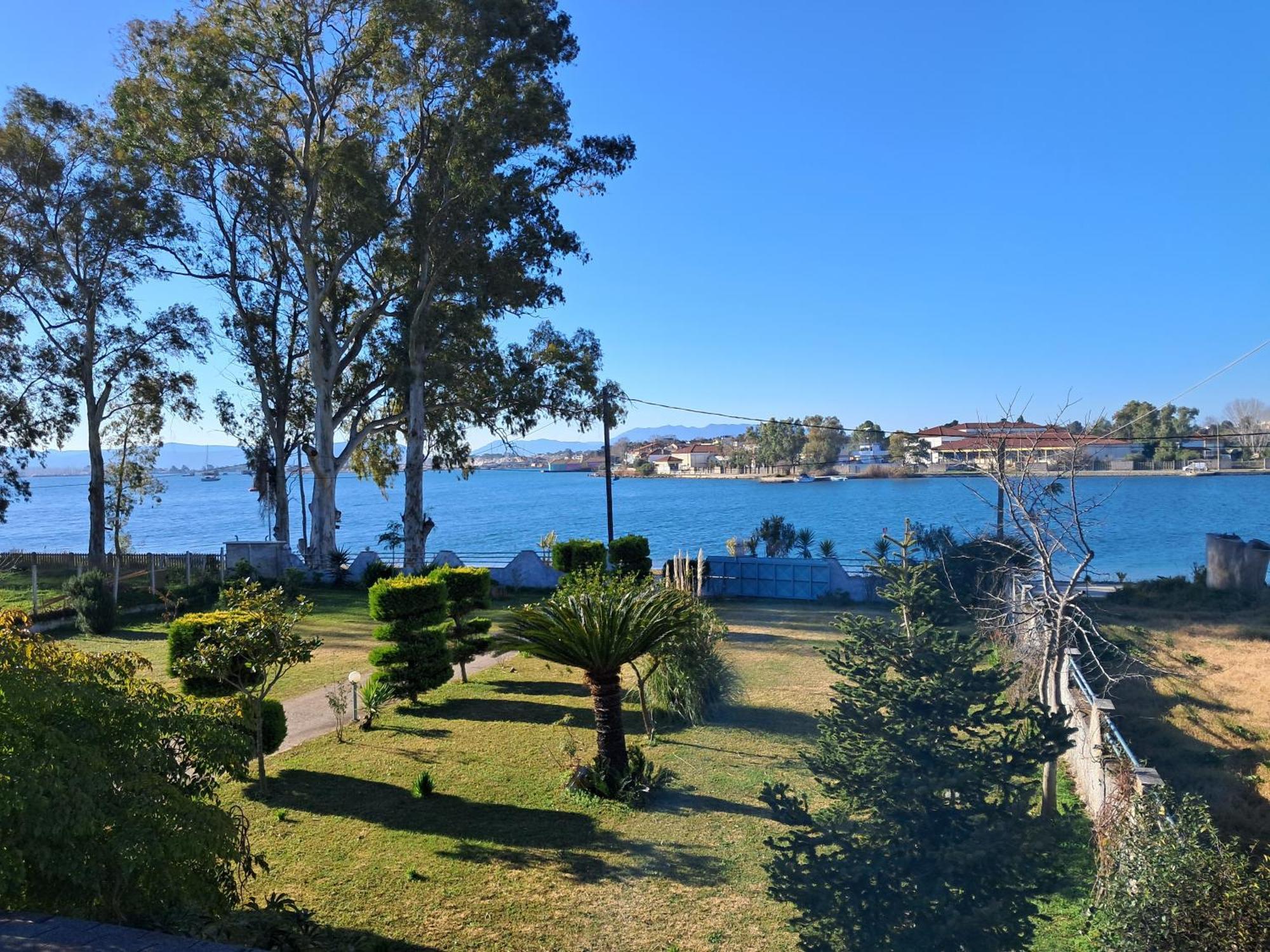 Top Floor On Villa, 3' From Center, By The Sea! Host Is Efi Kwsta プレベザ エクステリア 写真